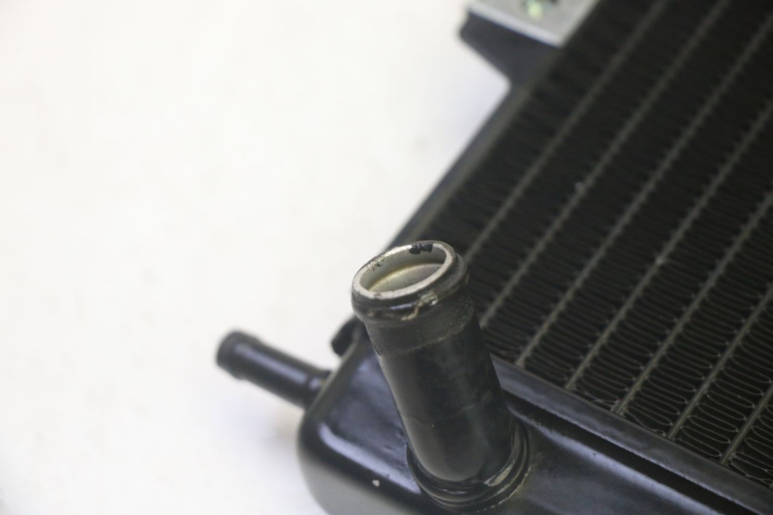 photo de RADIATEUR PIAGGIO MP3 HPE 350 (2018 - 2020) - Points de fixation