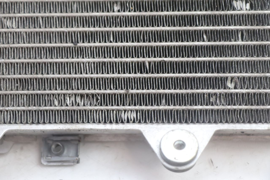 photo de RADIATEUR PIAGGIO MP3 HPE 530 (2022 - 2026) - Gros plan technique
