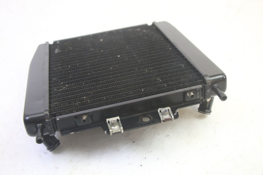 photo de RADIATEUR PIAGGIO MP3 LT 400 (2007 - 2012) - Points de fixation