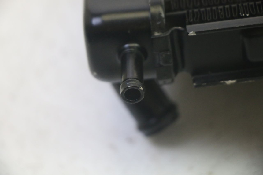 photo de RADIATEUR PIAGGIO MP3 LT 400 (2007 - 2012) - État de surface