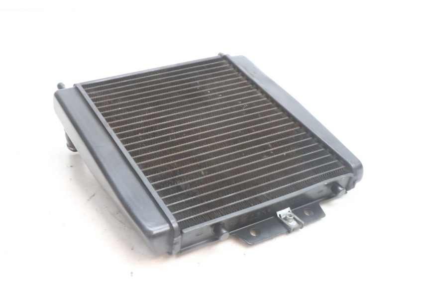 photo de RADIATEUR PIAGGIO MP3 500 (2016 - 2018) - Vue rapprochée
