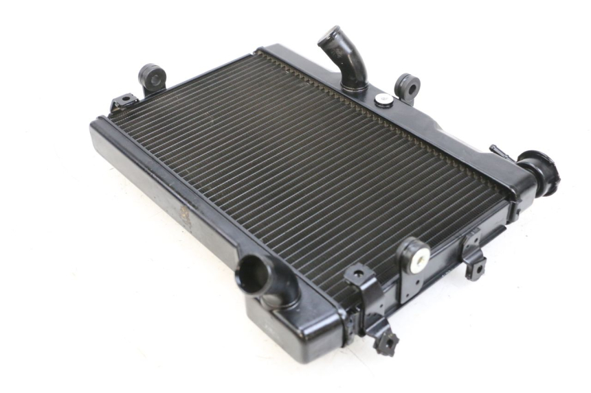 photo de RADIATEUR YAMAHA MT-07 MT07 ABS 700 (2018 - 2020) - Gros plan technique