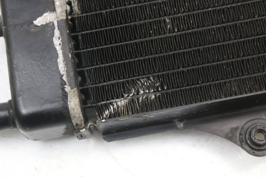 photo de RADIATEUR HONDA NES AROBASE 125 (2000 - 2003) - Points de fixation