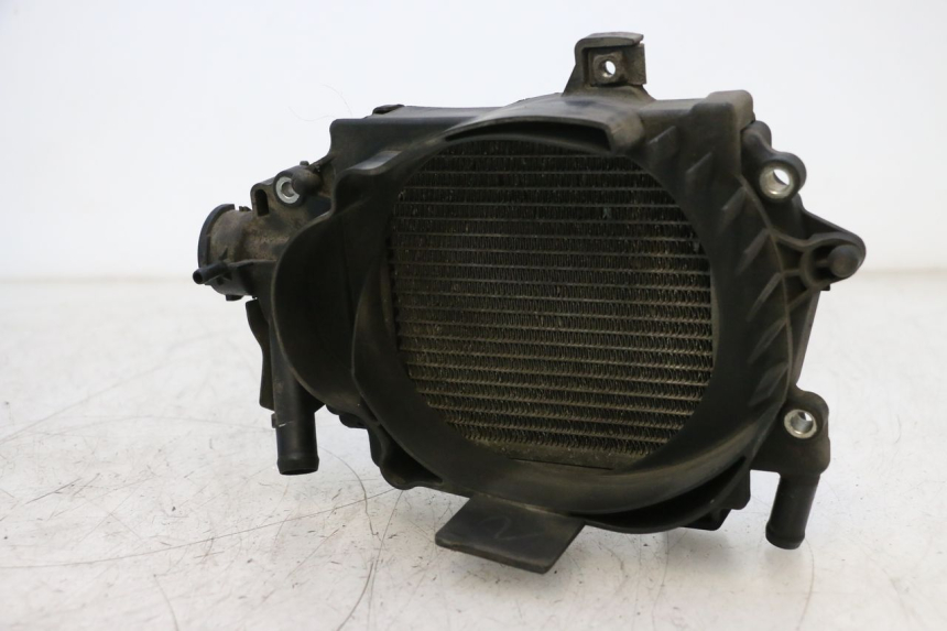 photo de RADIATEUR HONDA PCX (JF57/JF64) 125 (2014 - 2018) - Points de fixation