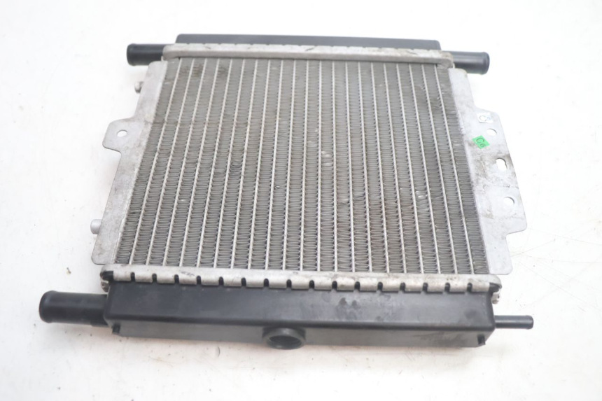 photo de RADIATEUR PEUGEOT SATELIS 125 (2013 - 2018) - Points de fixation