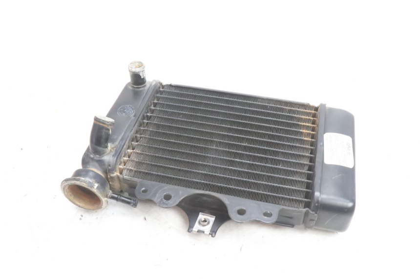 photo de RADIATEUR HONDA SH 125 (2001 - 2003) - Gros plan technique