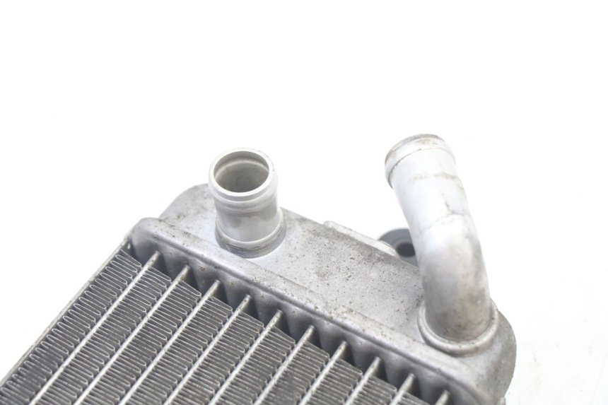 photo de RADIATEUR SUZUKI UH BURGMAN 125 (2002 - 2006)