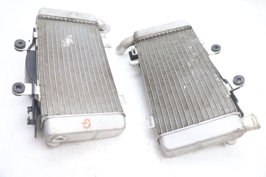 photo de RADIATEUR HONDA VFR FI RC46 800 (1998 - 2001) - Vue principale