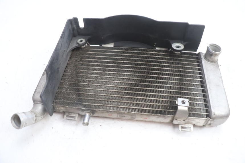 photo de RADIATEUR HONDA VFR FI RC46 800 (1998 - 2001) - Vue d’ensemble