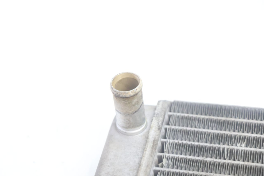 photo de RADIATEUR YAMAHA YP MAJESTY 125 (2007 - 2010) - Gros plan technique