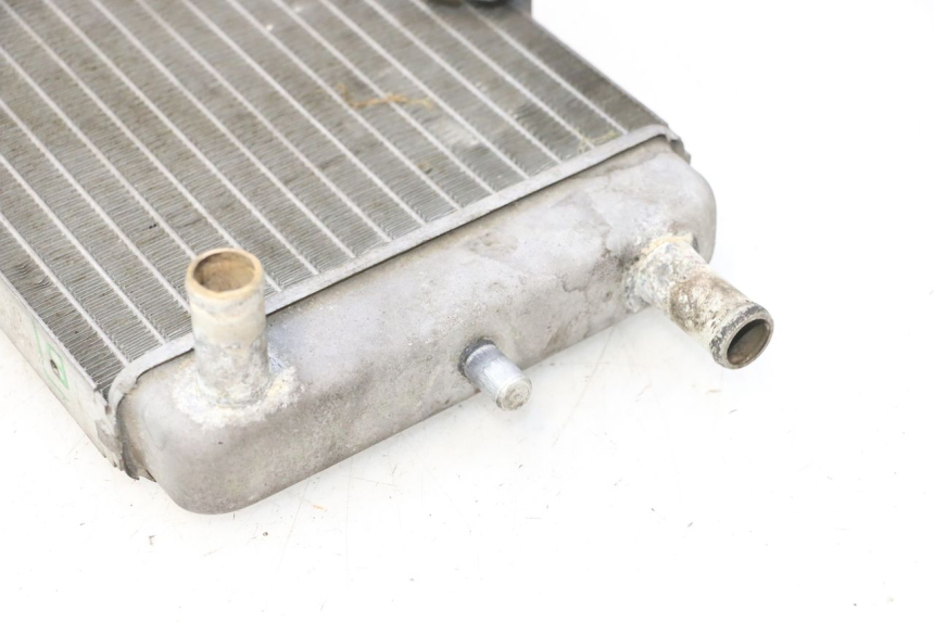 photo de RADIATEUR YAMAHA YP MAJESTY 125 (2002 - 2006) - Gros plan technique