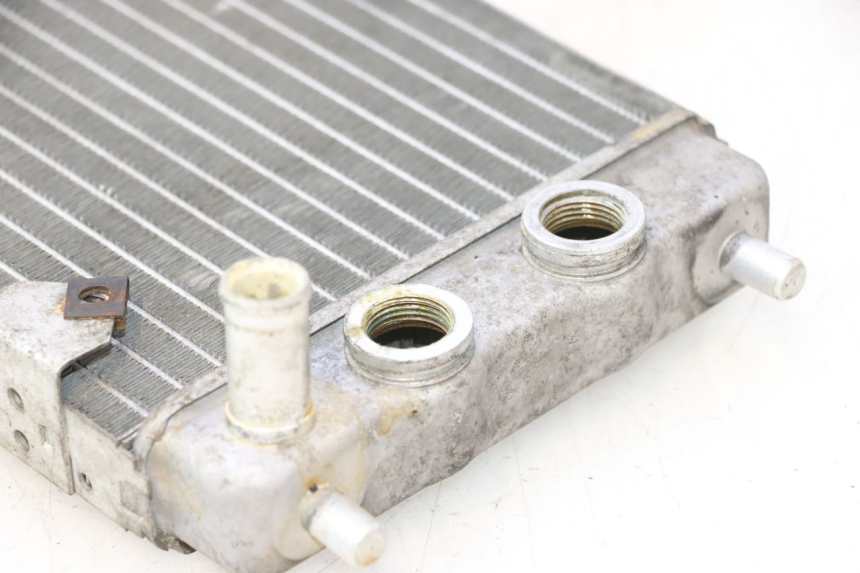 photo de RADIATEUR YAMAHA YP MAJESTY 125 (2007 - 2010) - Gros plan technique