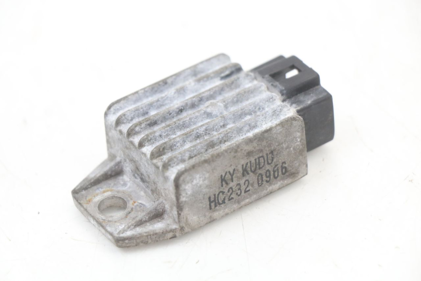 photo de REGULATEUR CHARGE KYMCO AGILITY PREMIUM 50 (2007 - 2010)