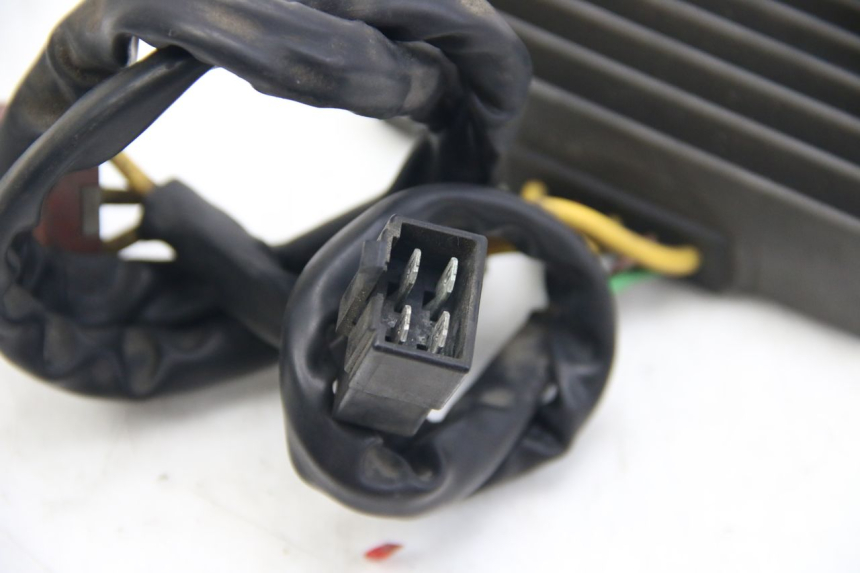 photo de REGULATEUR CHARGE APRILIA ATLANTIC 500 (2002 - 2003)