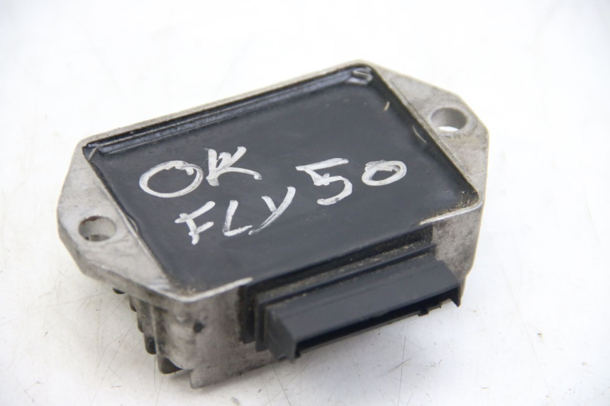 photo de REGULATEUR CHARGE APRILIA SR 2T 50 (2012 - 2017)