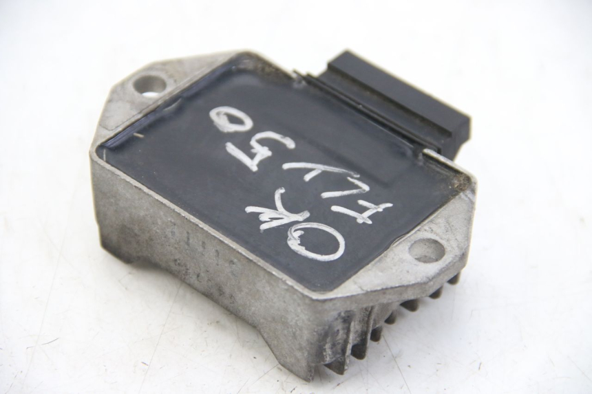 photo de REGULATEUR CHARGE APRILIA SR 2T 50 (2012 - 2017)