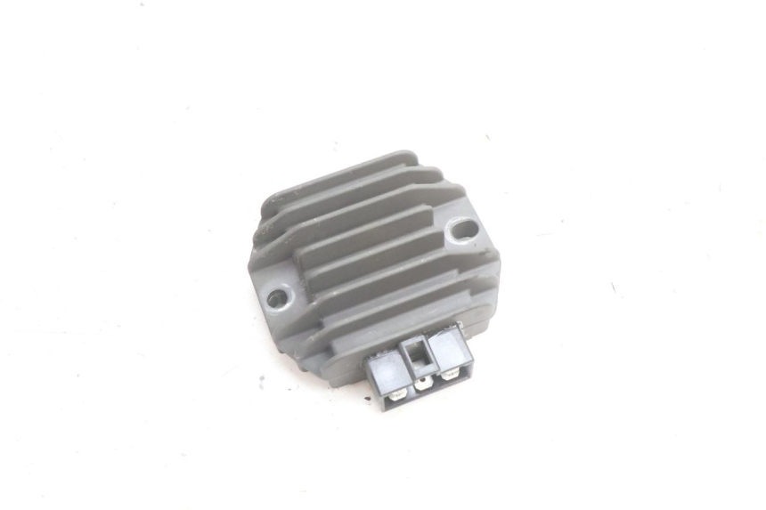 photo de REGULATEUR CHARGE APRILIA ATLANTIC S 125 (2010 - 2013) - Vue principale