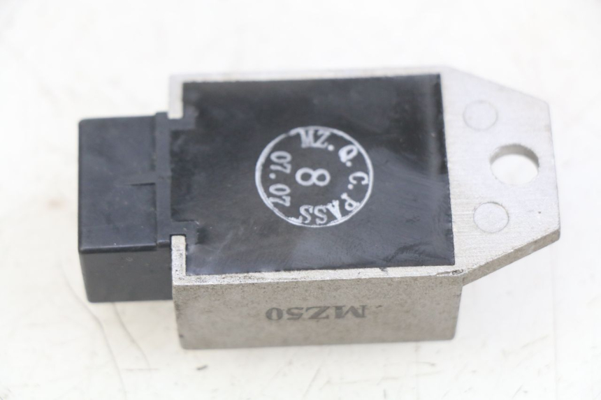 photo de REGULATEUR CHARGE BAOTIAN BT 49 QT-9 50 (2006 - 2010)