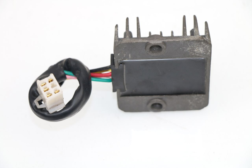 photo de REGULATEUR CHARGE BAOTIAN TRAVEL SPIRIT 50 (2010 - 2012)