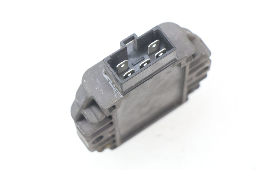 photo de REGULATEUR CHARGE PIAGGIO BEVERLY 125 (1998 - 2005)