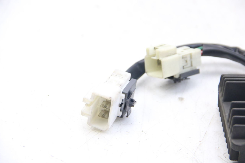 photo de RÉGULATEUR DE CHARGE PIAGGIO BEVERLY 125 (2010 - 2015) - Zoom état d’usage