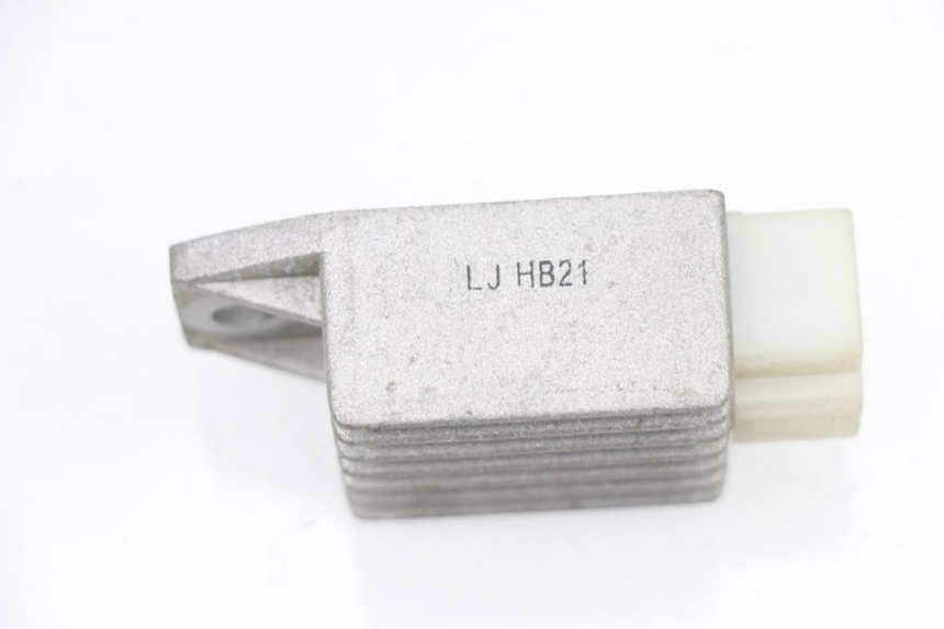 photo de REGULATEUR CHARGE BHM WACO 4T 50 (2008 - 2015)