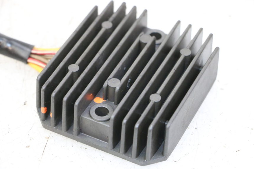 photo de REGULATEUR CHARGE BMW C1 125 (2000 - 2003)