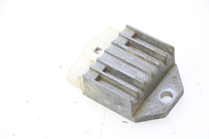 photo de REGULATEUR CHARGE MBK BOOSTER ROCKET 50 (1995 - 1998) - Autre angle de vue