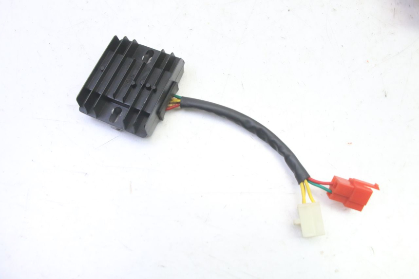 photo de REGULATEUR CHARGE MOTRON BREEZY 4T 50 (2021 - 2025)