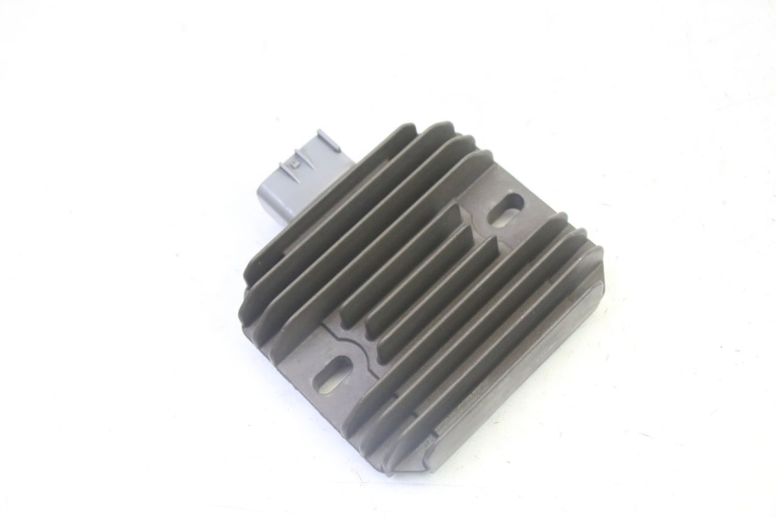 photo de REGULATEUR CHARGE SUZUKI BURGMAN 125 (2007 - 2014)