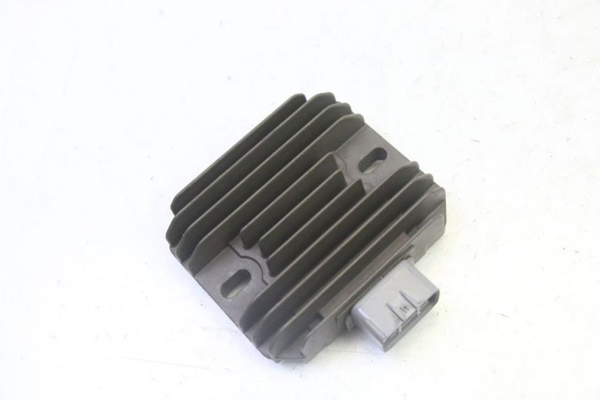 photo de REGULATEUR CHARGE SUZUKI BURGMAN 125 (2007 - 2014)