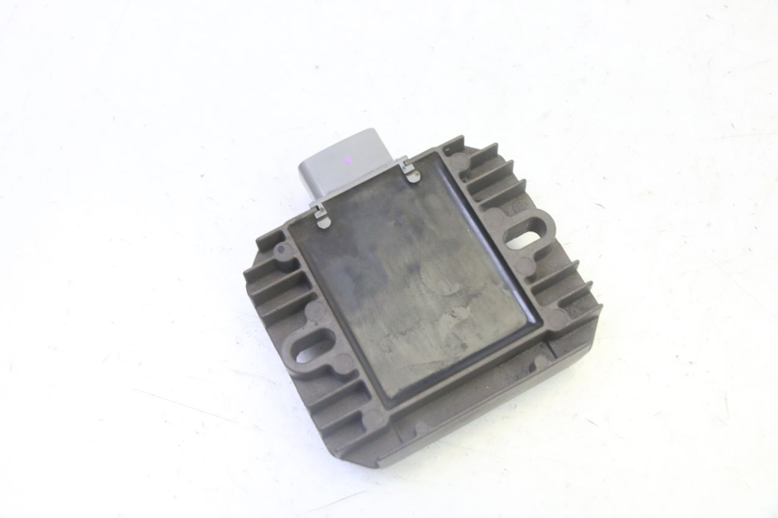 photo de REGULATEUR CHARGE SUZUKI BURGMAN 125 (2007 - 2014)