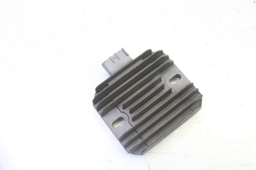 photo de REGULATEUR CHARGE SUZUKI BURGMAN 125 (2007 - 2014)