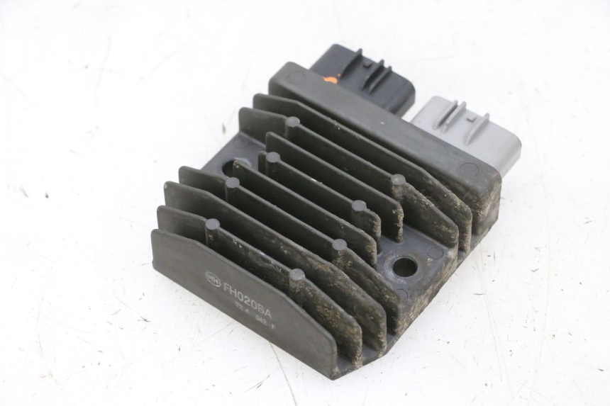 photo de REGULATEUR CHARGE SUZUKI BURGMAN 650 (2013 - 2020)