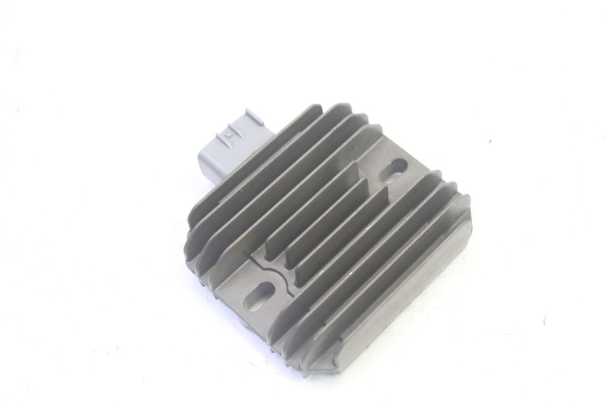 photo de REGULATEUR CHARGE SUZUKI BURGMAN 125 (2007 - 2014) - Vue principale