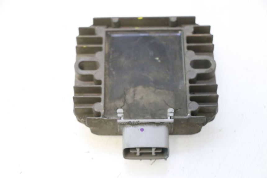 photo de REGULATEUR CHARGE SUZUKI BURGMAN 125 (2007 - 2014) - Détail de la pièce