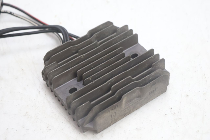 photo de REGULATEUR CHARGE SUZUKI BURGMAN EXECUTIVE ABS 650 (2006 - 2012) - Détail de la pièce
