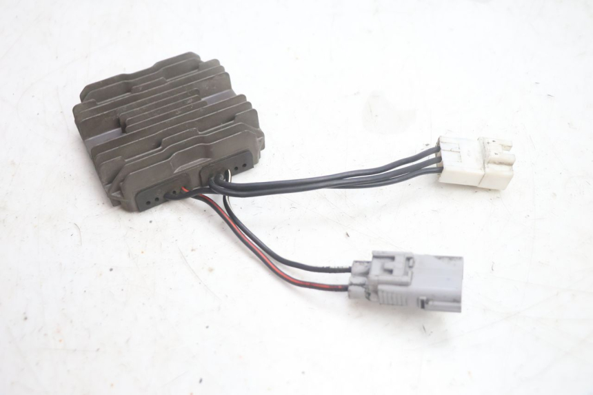 photo de REGULATEUR CHARGE SUZUKI BURGMAN EXECUTIVE ABS 650 (2006 - 2012) - Autre angle de vue