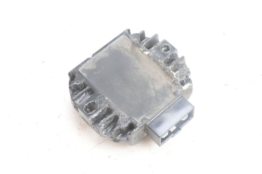 photo de REGULATEUR CHARGE YAMAHA BW'S BWS 125 (2010 - 2013) - Autre angle de vue