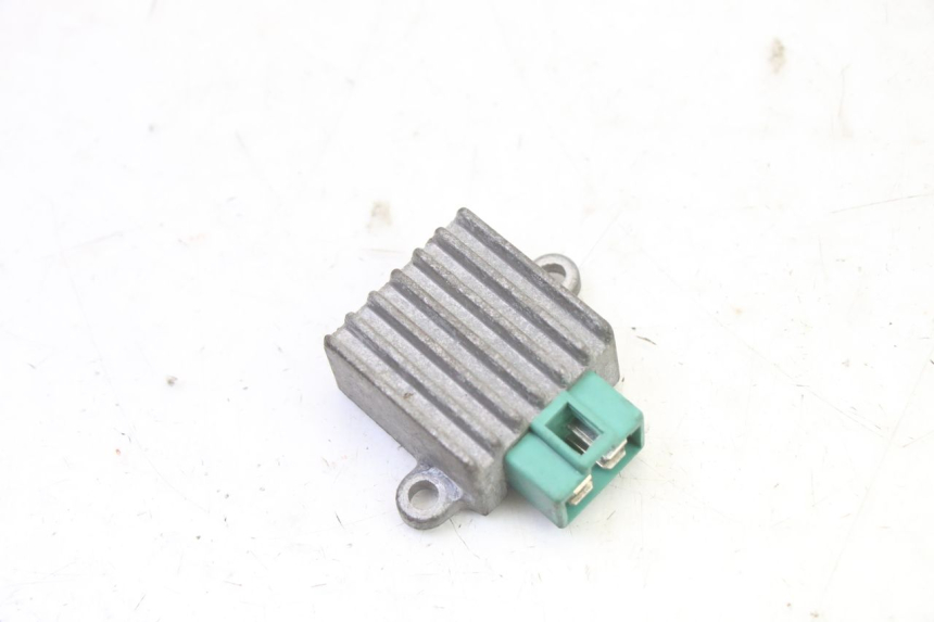 photo de REGULATEUR CHARGE YAMAHA BW'S 100 (1999 - 2002)