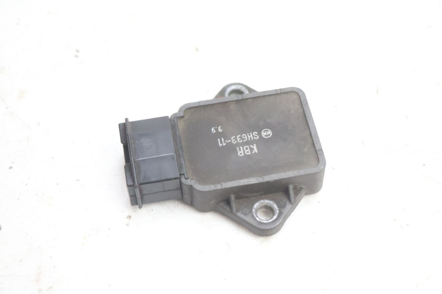 photo de REGULATEUR CHARGE HONDA CB TWO FIFTY 250 (1991 - 2002) - Détail de la pièce