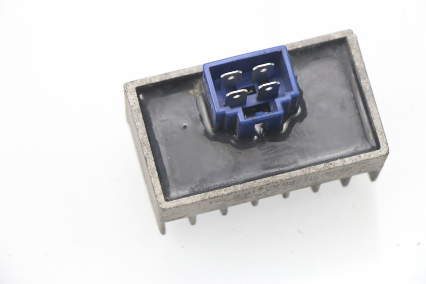 photo de REGULATEUR CHARGE HONDA CBF 125 (2009 - 2015)