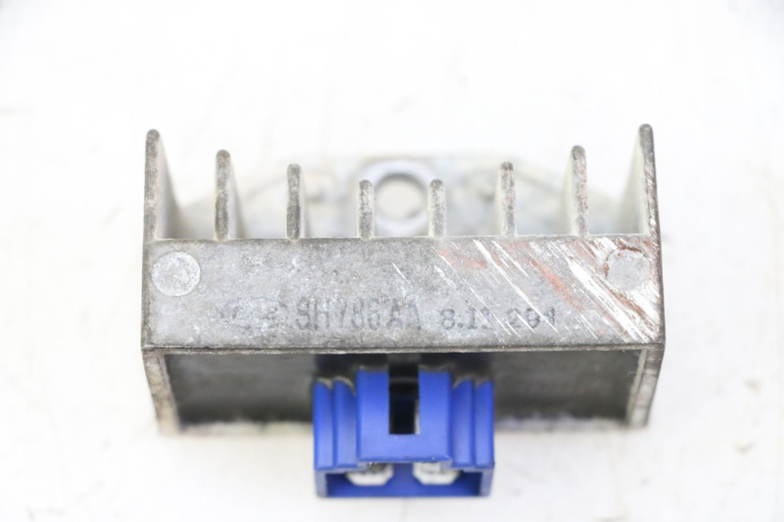 photo de REGULATEUR CHARGE HONDA CBF 125 (2009 - 2015)