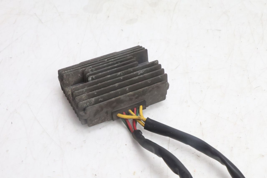 photo de RÉGULATEUR DE CHARGE PEUGEOT CITYSTAR 125 (2011 - 2017) - Détail de la pièce