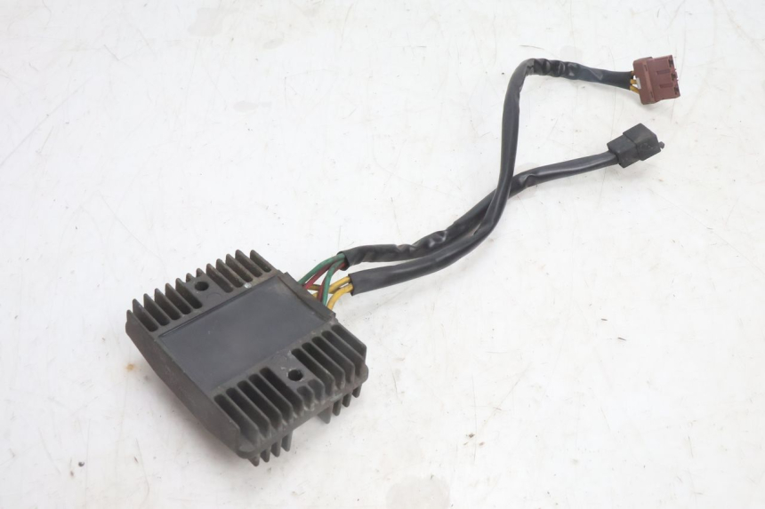 photo de RÉGULATEUR DE CHARGE PEUGEOT CITYSTAR 125 (2011 - 2017) - Zoom état d’usage