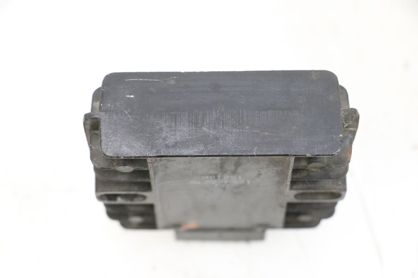 photo de REGULATEUR CHARGE KSR CODE 125 (2018 - 2020) - Gros plan technique