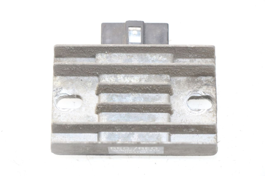 photo de REGULATEUR CHARGE HYOSUNG COMET GTR 125 (2007 - 2014)