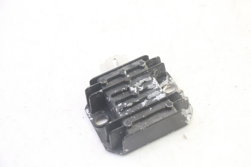 photo de REGULATEUR CHARGE LONGJIA DIGITA 4T 50 (2019 - 2022) - Détail de la pièce