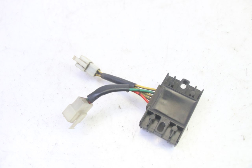 photo de REGULATEUR CHARGE PEUGEOT DJANGO 4T 50 (2014 - 2019) - Autre angle de vue