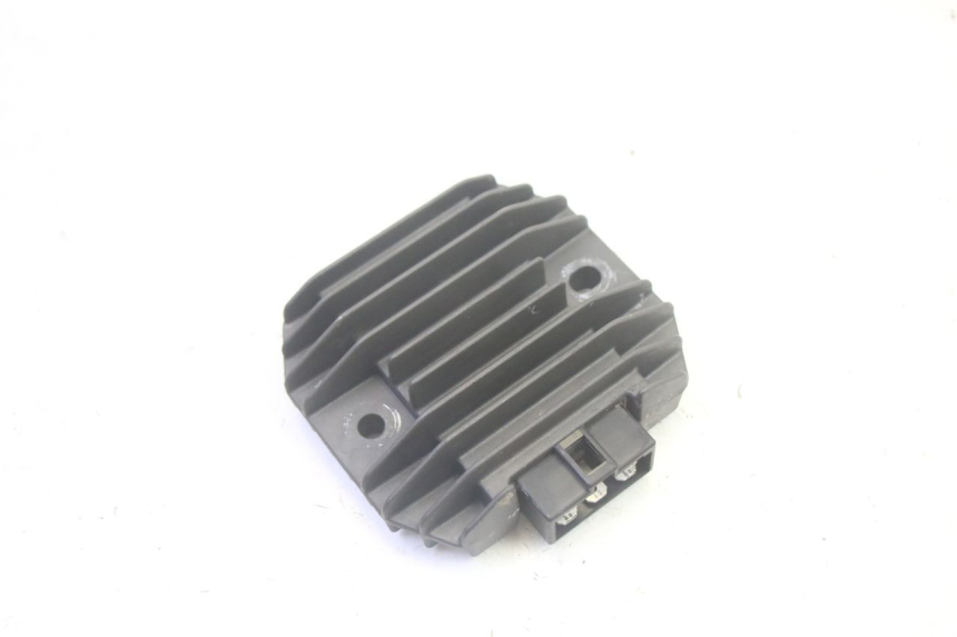 photo de REGULATEUR CHARGE PEUGEOT ELYSEO 125 (1999 - 2004) - Détail de la pièce